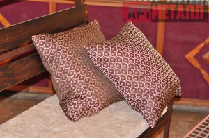 Комплект кованой мебели с подушками